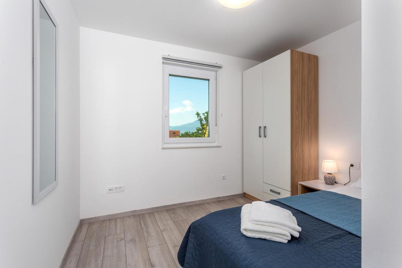 Kvarner Bay - 2 & 4 *