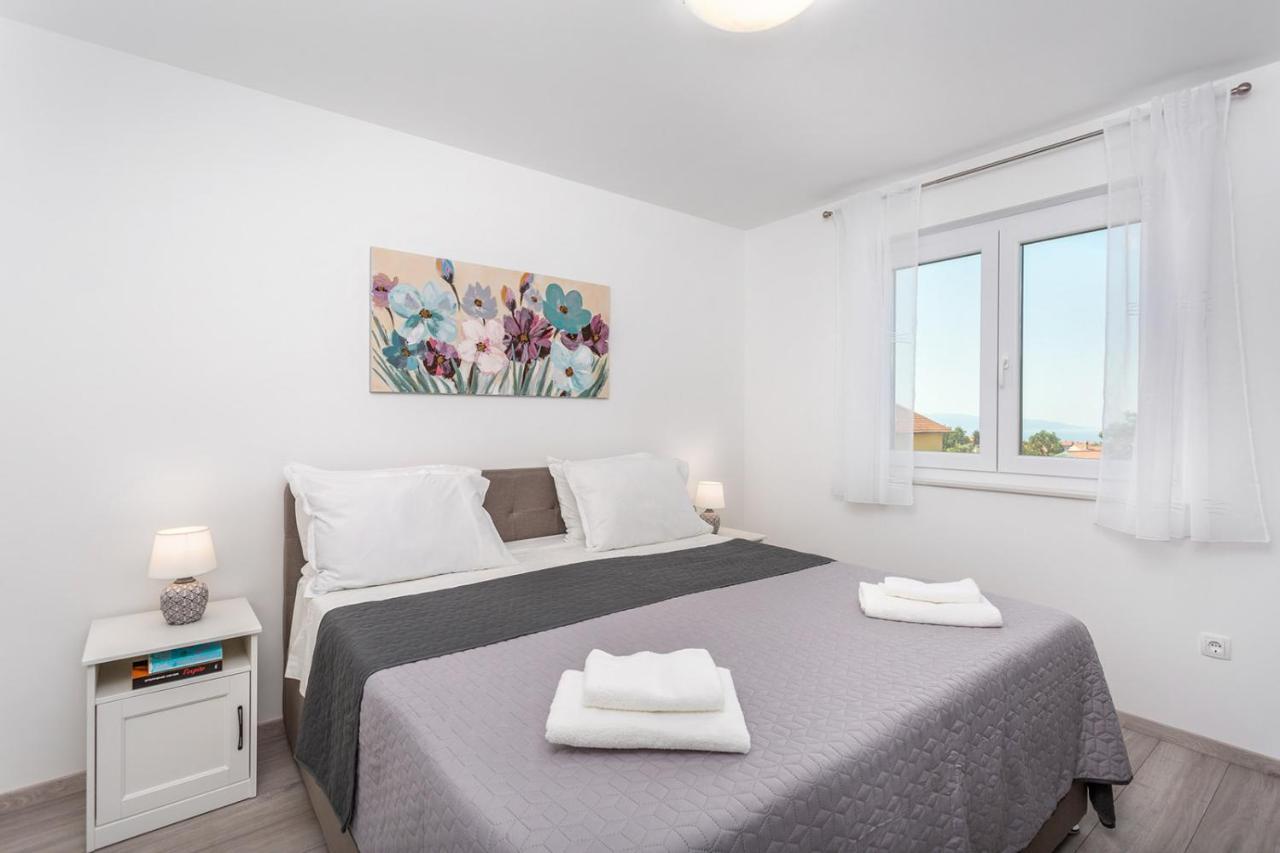 Kvarner Bay - 2 & 4 *