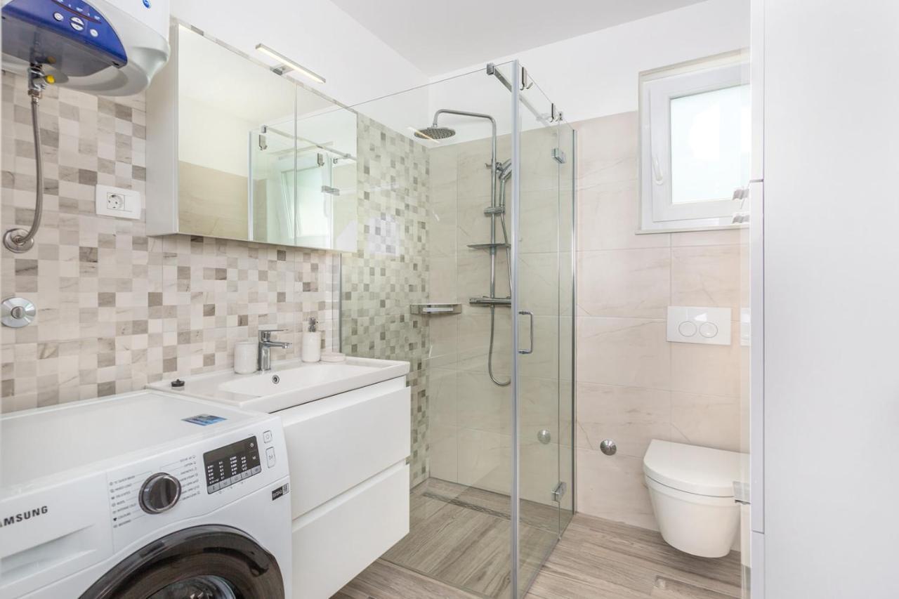 Kvarner Bay - 2 & 4 *
